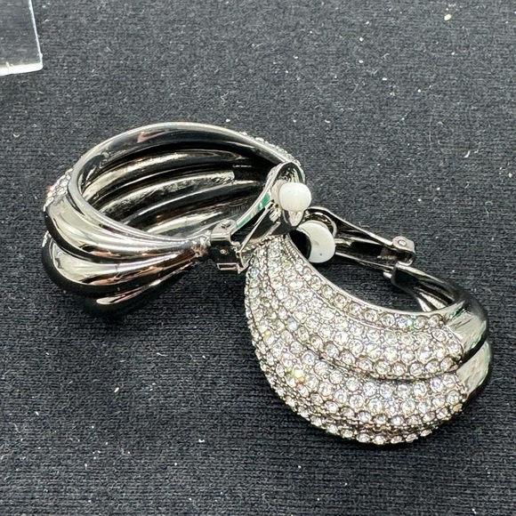 High End Department Store Designer Clip on Earrings - Picture 6 of 7